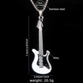 Collar con colgante de guitarra de acero inoxidable y aleación con esmalte blanco y negro - Blanco (Guitarra 56 + Cadena de Acero)