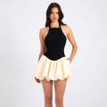 Elegante vestido negro con cuello halter y falda plisada abullonada en color crema - S / Negro Retazos Crema
