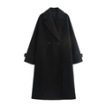 Dettaglio di cappotto di lana nero con ampi revers e bottoni doppiopetto classici - XS / Nero
