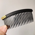 Peine para el pelo negro con textura de cuero y adorno de osito dorado - Negro