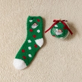 Coffret cadeau de Noël avec chaussettes vertes en polaire corail et motif Père Noël - Broderie Père Noël / Style Adulte (Boîte Triangulaire) / Vert Foncé