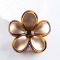 Retro tortoiseshell flower hair claw clip with golden petals and brown center bead - Champagne Gold with Tortoise Edge (D6-5-6)