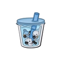 Kreative blaue Bubble Tea Emaille-Anstecknadel mit süßen Cartoon-Figuren auf weißem Grund - Bubble Tea Schiggy (XZ9982)