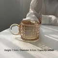 Bernsteinfarbene Glastasse mit Schachbrettmuster und 320ml Fassungsvermögen für Kaffee - Bernsteinfarbener Gitterbecher