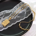 Goldene Seilkette mit rechteckigem Sonnenstrahl-Anhänger und Buchstabe D für Damen - Buchstabe D Gold