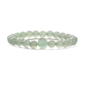 Bracciale elastico con perline di pietra naturale verde chiaro da 8 mm su sfondo bianco - Avventurina Verde