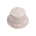 Detalle del sombrero de sol beige en algodón sarga con textura y costuras limpias - Blanco Roto