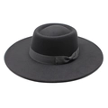 Détail d'un chapeau en laine noir à large bord avec ruban satiné et petit nœud - M / Gris foncé