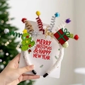 Serre-tête de Noël avec renne doré, sapin et boîte cadeau sur un bandeau en peluche doux - No.2 Cadeau Arbre Cerf