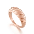 Polierter roségoldener Croissant Ring mit gedrehtem Seildesign für Damen auf Weiß - US 8 / Roségold (KR101265-KFC)