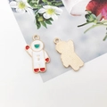 Ciondolo astronauta in smalto bianco e finitura dorata per braccialetti e gioielli DIY - Astronauta / 13x23mm