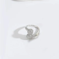 Elegante anillo abierto plateado con dos esferas en pavé de cristales modernos - Zirconia Redonda / Plateado