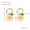 Dettaglio degli orecchini a sole in acciaio placcato oro 18K con perline verdi - Ciondolo Tondo Raggio di Sole (Perla Verde) / Raggio di Sole - Oro (996-Oro)