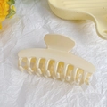 Grande pince à cheveux crème pailletée avec finition brillante pour coiffures féminines - Os de Dragon Blanc Lait / 9.5cm
