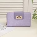 Lilane Kunstleder-Brieftasche mit Krokoprägung und goldenem quadratischem Verschluss - Lila