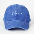 Berretto da baseball in denim blu lavato con ricamo Mama bianco e piccolo cuore - Blu Reale