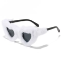 Lunettes de soleil cœur en fausse fourrure blanche avec verres dégradés tendance - Monture Noire Fourrure Blanche