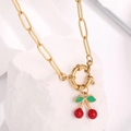 Collar de acero inoxidable dorado con colgantes de cereza roja y cierre redondo - Estilo Cereza Cadena Clip (XL-1091-1)