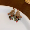 Gros plan de boucles d'oreilles bohèmes avec perles facettées et strass sur céramique - 6# Tige d'oreille en argent - Multicolore