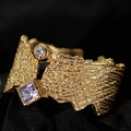 Brede vergulde S925 zilveren ring met schorsstructuur en gekleurde edelstenen - Open Maat 14 (Verstelbaar 12-17) / 18K Goud