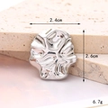 Accesorio DIY de corazón irregular plateado con medidas 2,4cm x 2,6cm y peso de 6,7g - Cuadrado Irregular (D2655)