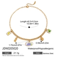 Dettaglio della collana dorata con cinque ciondoli a forma di frutta smaltata e dimensioni - Stile Multi-Pendenti Frutta (JDN0205020)