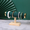 Espositore per gioielli in legno massiccio con velluto verde e tappi in metallo oro - Tipo B Velluto Verde