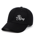 Cappellino da baseball nero con ricamo King bianco e corona visto lateralmente - Regolabile / Nero KING