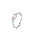 Eleganter S925 Sterlingsilber Ring mit ovalem Rosenquarz und funkelnden Seitensteinen - US-Größe 5 / Silber/Rosa