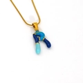 Collana a catena a serpente dorata con pendente a lettera R smaltata blu sfumato - Stile Lettera R