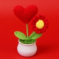 Planta en maceta tejida a ganchillo con corazón rojo y flor para escritorio - Rojo