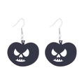 Gros plan détaillé de boucles d'oreilles d'Halloween avec citrouilles en acrylique noir - N°14 Visage de Citrouille Creux