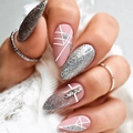 Roze matte amandel kunstnagels met zilveren glitters, geometrische lijnen en strass - Roze Zilver Geometrische Strass Stijl (JP2043)