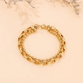 Detailaufnahme des zweilagigen goldenen Armbands mit Kugel- und Kettengliedern-Struktur - Gold (KB144918-Z)
