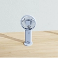 Mini ventilador USB portátil azul claro con base redonda y diseño de mano - Estilo Estándar F8 (F8) / Azul