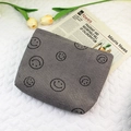 Grijze corduroy make-uptas met zwarte smileys en decoratie van gele tulpen - Grijs Smiley Gezicht