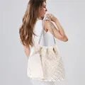 Sac fourre-tout tressé blanc avec chaîne argentée et pochette assortie en design - Blanc