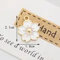 Pendentif fleur de cerisier blanc en alliage doré, taille 2,1 cm pour bijoux DIY - 1.8CM×2.1CM / Blanc