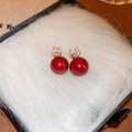 Orecchini vintage in oro con cristallo e perla rossa su velluto bianco liscio - Stile Perla Rossa con Intarsio in Zircone / Rosso Oro Zircone (36# Perno in Argento)
