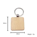 Macro-opname van 40mm vierkante houten sleutelhanger met afmetingen en 13g gewicht - Vierkante Vorm (款式4)