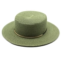 Dettaglio del cappello di paglia verde oliva con decorazione metallica dorata elegante - M (56-58cm) / Verde Militare