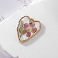 Herzanhänger aus Harz mit Goldlegierungsrahmen und echten rosa-violetten Trockenblumen - 3-Pfirsichrote Blume