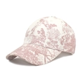 Detalle de estampado Toile de Jouy artístico en una gorra de algodón en color lila - Ajustable (56-60cm) / Rosa