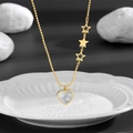 Gouden kralenketting met drie sterren en hartvormige hanger met wit schelp-inlegwerk - Hart Schelp en Ster Stijl (C517) / Goud