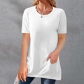 Detail of white round neck T-shirt with two symmetrical front pockets on the hemline - S / Tops / White