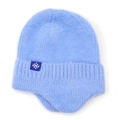 Detalle del gorro de punto azul claro con textura suave y parche de copo de nieve - Azul Cielo