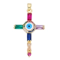 Detailaufnahme des Goldkreuz-Anhängers mit buntem Evil Eye und Zirkon-Inlay-Verzierung - Mehrfarbiges Böser Blick Kreuz (Stil 41)