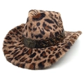 Dettaglio cappello cowboy leopardato in finta pelliccia con fibbia a toro e borchie - M (56-58cm) / Corona a Cuore Marrone Chiaro