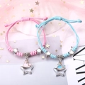 Rosa und blaue gewebte Paar-Armbänder mit hohlem Stern und Wal-Emaille-Anhängern - Wal und Stern (2er-Set - Buntes Seil)