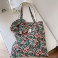 Floral print cotton tote bag with matching hair scrunchie in deep green vintage style - Green Base Oil Painting Orange-Red Flower Set